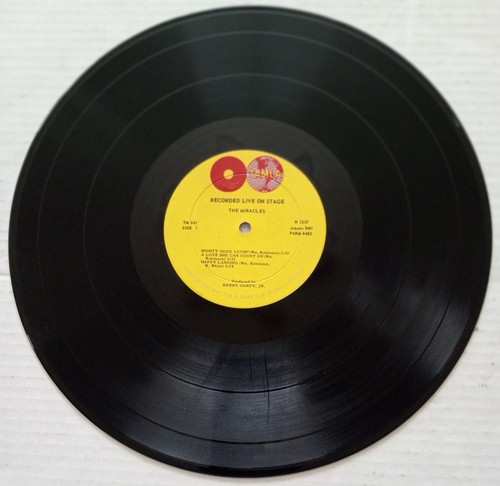 MIRACLES "THE MIRACLES ON STAGE " On TAMA 241 - 1963 VG+Condition - Picture 3 of 6