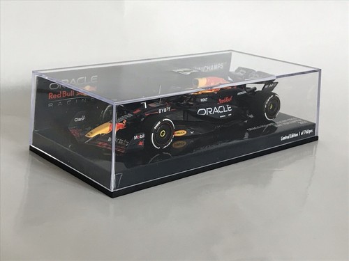 Minichamps 410240101 Red Bull RB20 Max Verstappen #1 F1 World Champion 2024 1:43 - Picture 21 of 24