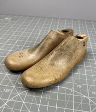 Vintage Pair Stewart  Potter 1959 Kid Child Wood Cobbler Forms 8B Primitive