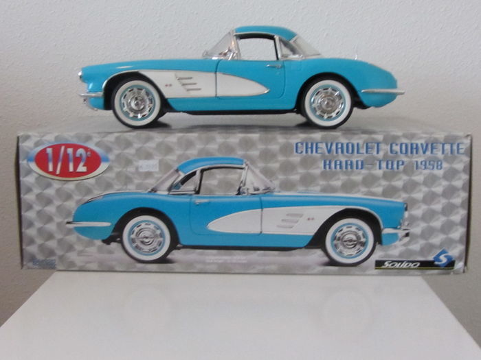 自動車 MIRA Solido Chevrolet Corvette coupe Mira Solido 1:18 Die Cast Metal Car 1955 Chevrolet Corvette