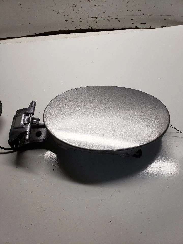 Puerta de llenado de combustible Mazda 3 2005 1327938 Foto 2 de 4