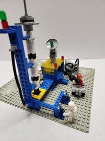 Lego Classic Space 483 Alpha 1 Rocket Base - 100% Complete w/ Manual & Minifigs