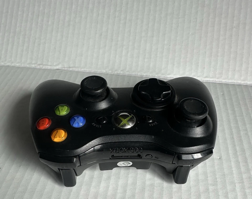 Genuine Microsoft Xbox 360 Black Wireless Controller W/ NYKO Rechargeable BAT. - Image 4 of 4