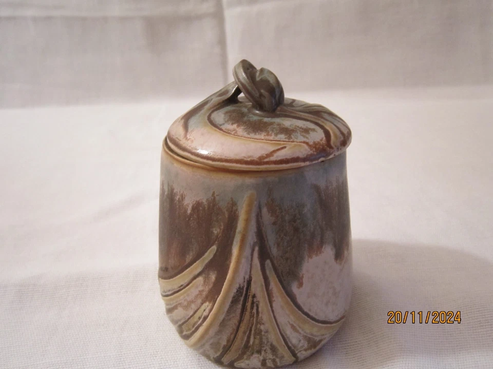 BOITE ANCIENNE EN GRES SIGNEE DENBAC - Photo 3/4