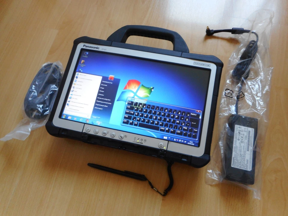 Panasonic TOUGHBOOK CF-D1 , Tablette Tactile Windows 7 Professionnel 32 Bits SSD - Photo 2/4
