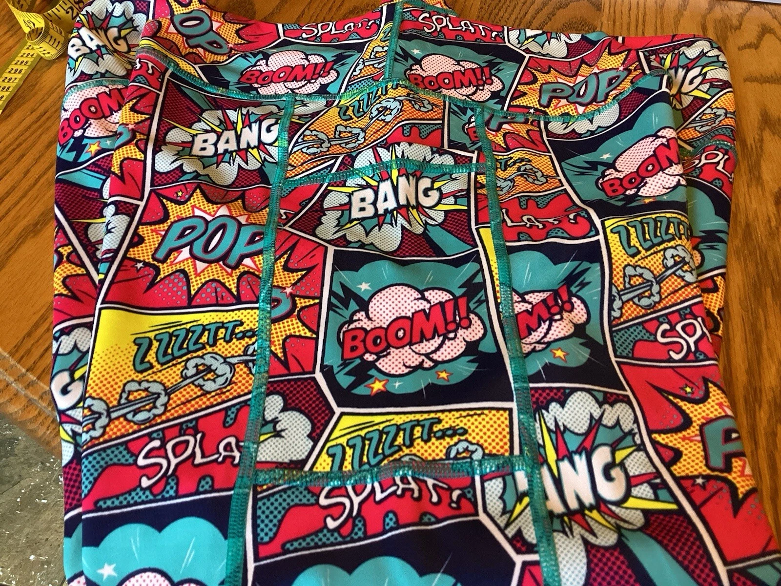constantly-varied-gear capri comic graphics 2 pockets leggings