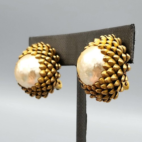Pendientes Clip Botón Bellota Perla Barroca Imitación Firmados Miriam Haskell Tono Dorado