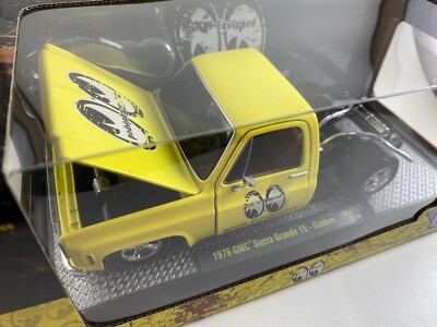 ムーンアイズ MOONEYES 1976 GMC SIERRA GRANDE15 M2 Machines 1:24 1976 GMC Sierra Grande 15 Mooneyes Custom