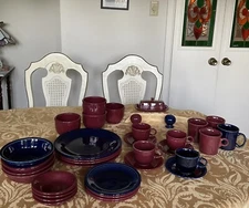 FIESTA WARE  8 Pieces -4 Place Setting - Mix Colors: Burgundy & Navy Blue „A”