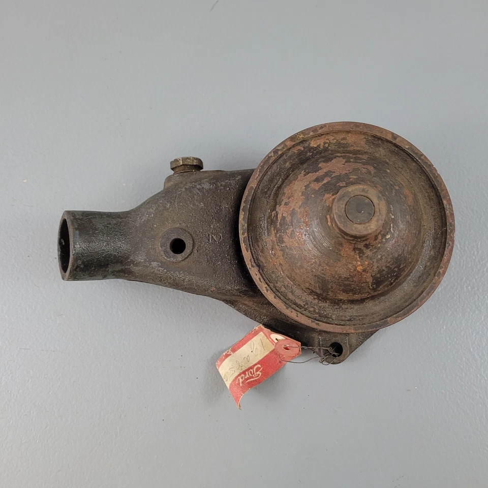 Ford Super Deluxe 1941 bomba de agua de cabeza plana de 6 cilindros 1GA-8501 Fomoco Foto 2 de 4