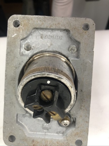 APPLETON EFSR2023 20A EXPLOSION PROOF RECEPTACLE 125V PLUG - Picture 4 of 6