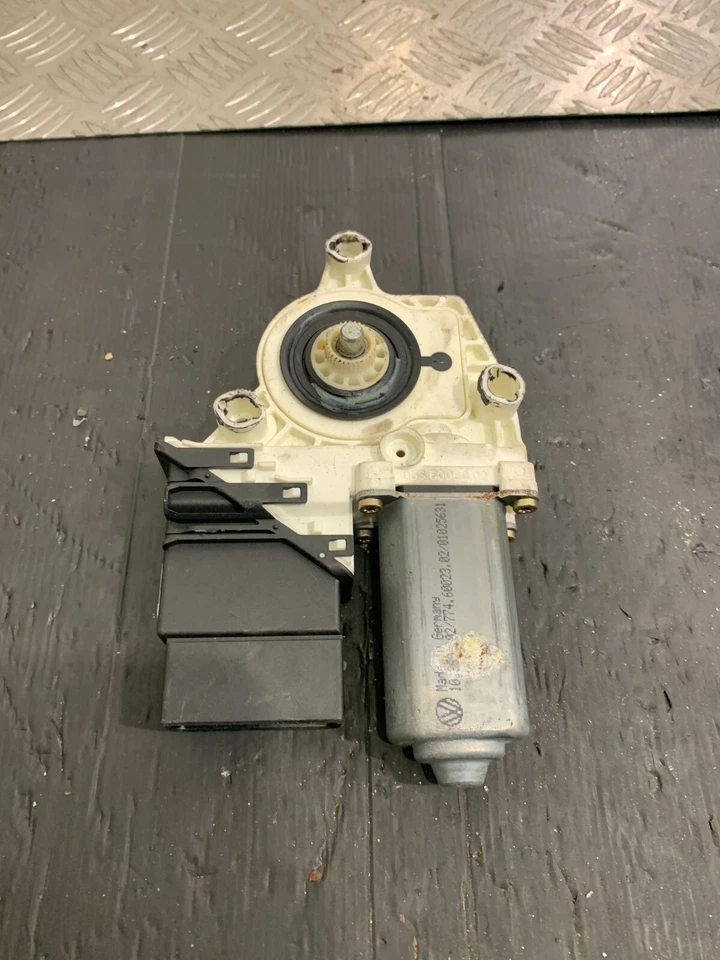 2001 VOLKSWAGEN GOLF PASSENGER SIDE REAR WINDOW MOTOR 1C0959811A #2 - Image 3 of 4