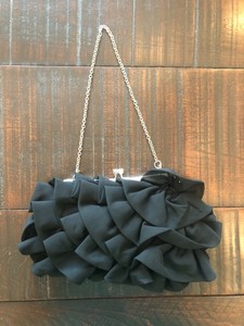Nuevo Negro Correa De Embrague De Volantes De Gasa Hombro Bolso de Mano Cartera  Boda Noche | eBay