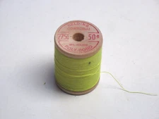 Green Belding Corticelli Bel-Waxed Poly-Bond Sewing Thread #1702 Wood Spool