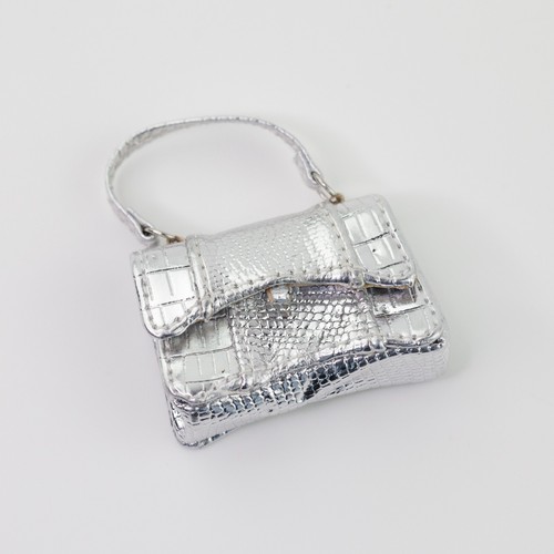 Integrity Toys FR NuFace Billion Dollar Beauty Alejandra Luna Silber Ledertasche