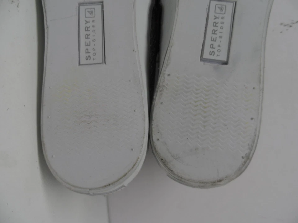 Zapatos de barco Sperry para mujer Bahama plateados brillantes *mismate* izquierda 7,5 M / derecha 8 M Foto 4 de 4
