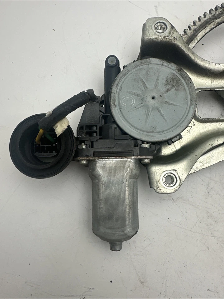2004-2015 Toyota Prius Rear Left Glass Window Regulator Motor Assembly OEM Foto 2 de 4