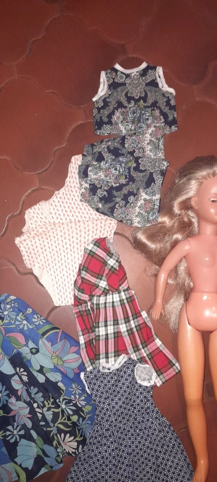 POUPEE DOLLY GEGE GéGé MC5 AVEC ROBE A FLEUR   VINTAGE 1970/80 BEL ETAT - Photo 3/4