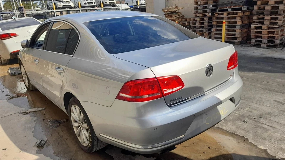 VOLKSWAGEN PASSAT BOOTLID, 3C/MK6 B7, SEDAN, 09/10-05/15 - image 2 of 4