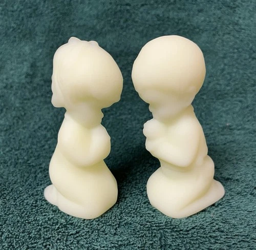 Vintage Fenton Satin Glass Uranium Praying Boy and Girl Figurines 4”