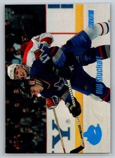 1999 Stadium Club Hockey Bill Muckalt #34 Vancouver Canucks Right Wing NHL
