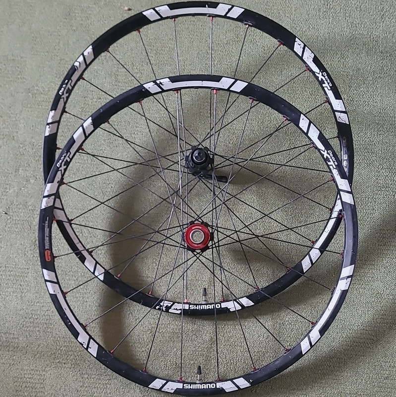 Shimano Deore XT WH-M776 26 in Tubeless Disc MTB Wheelset Alloy Presta