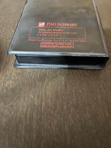 Vintage FAO Schwartz Mini Art Studio Color Pencil Travel Set - Picture 3 of 9