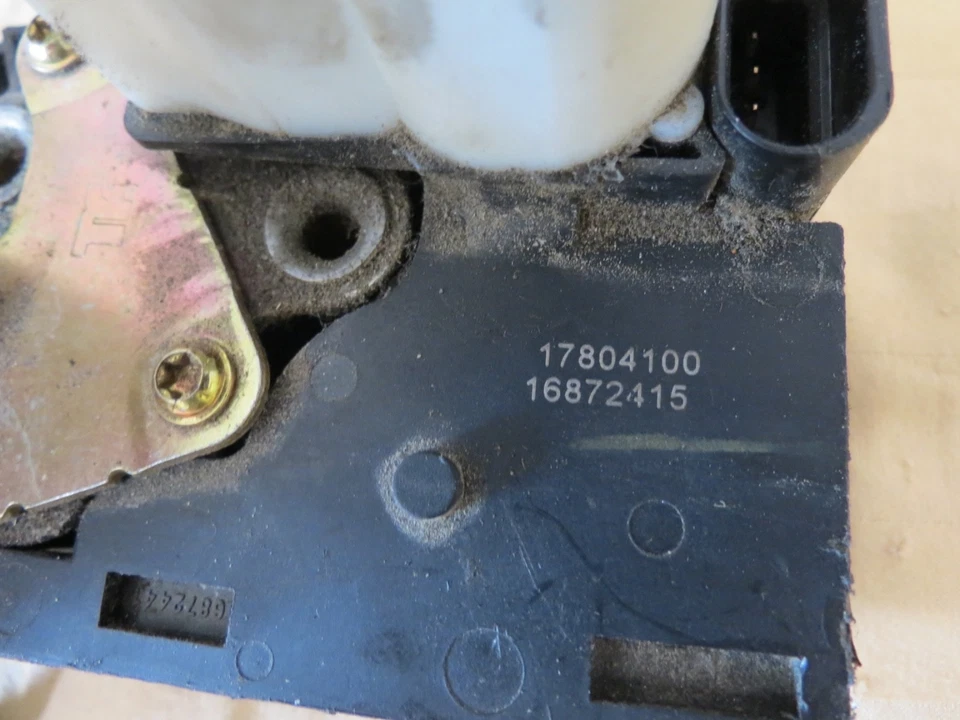 02-09 GMC Envoy Chevy Trailblazer maletero puerta trasera actuador de bloqueo 16872415 17804100 Foto 3 de 4