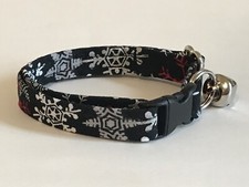 SNOWFLAKES ON BLACK ADJUSTABLE BREAKAWAY CAT COLLAR
