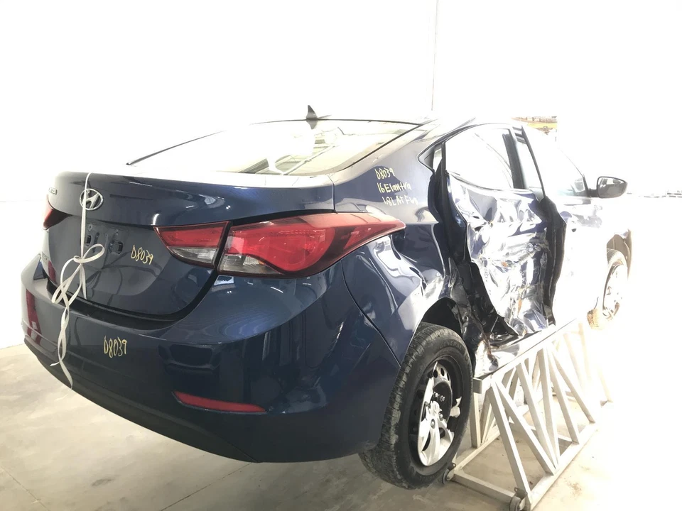 Used Body Control Module fits: 2016 Hyundai Elantra Body Control BCM RH center d - Image 3 of 4