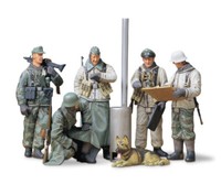 Tamiya 300035212 1:35 Figuren Set Dt. Soldaten Einsatzbespr.(5) WW2 Wehrmacht