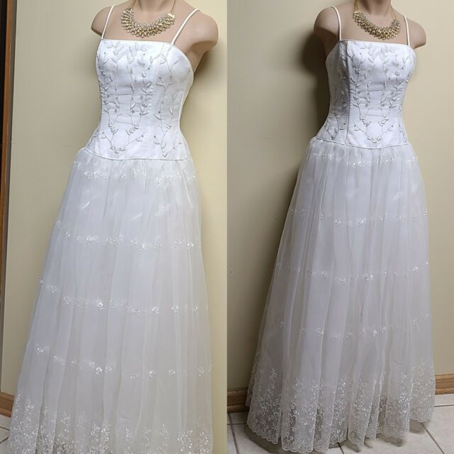 Jessica McClintock simple white wedding dress size 3