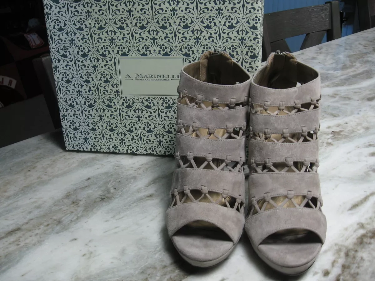 Stone shop color shoes