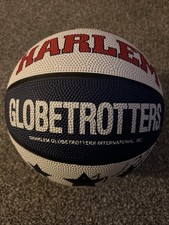 Harlem Globetrotters various Players signed Basketball (2016 era)