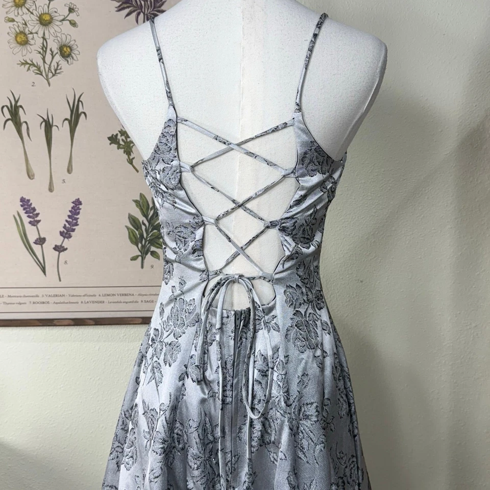 Vestido Formal De Colección Años 90 Y2k Floral Con Cordones Espalda Capricho Romántico Gótico Hoco M 7  Foto 3 de 4