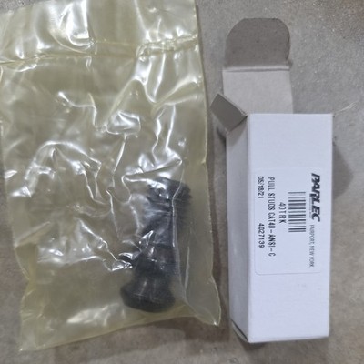 Parlec 40Trk Ret Knob, Ansi/Iso, 5/8-11, 45 Deg, W/Hole