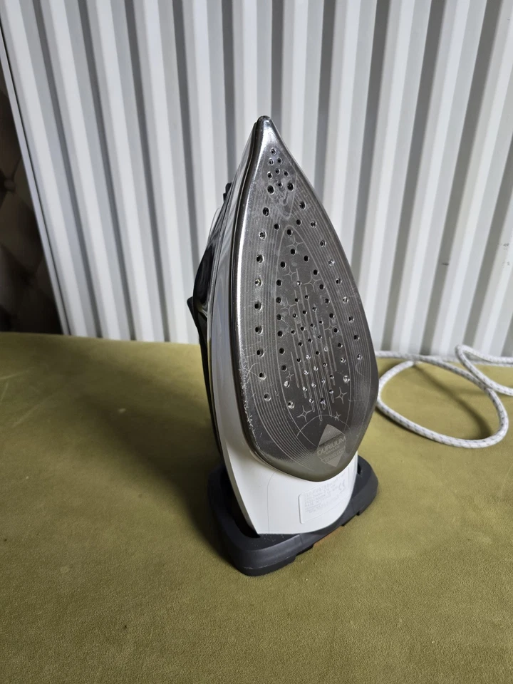 Tefal FV9788 Ultimate Anti Scale Steam Iron, 3000 Watt, - Image 4 of 4