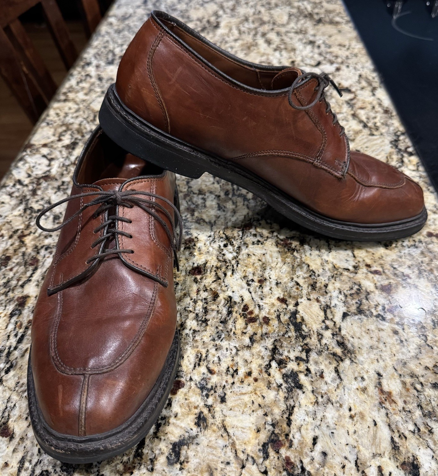 SAOLA ALLEN EDMONDS 1628 Derby punta divisa noce pelle marrone suola gomma taglia 9D