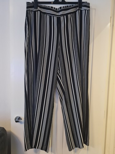 Bonmarché - Damen - schwarz-weiß - gestreift - Hose - Größe 22