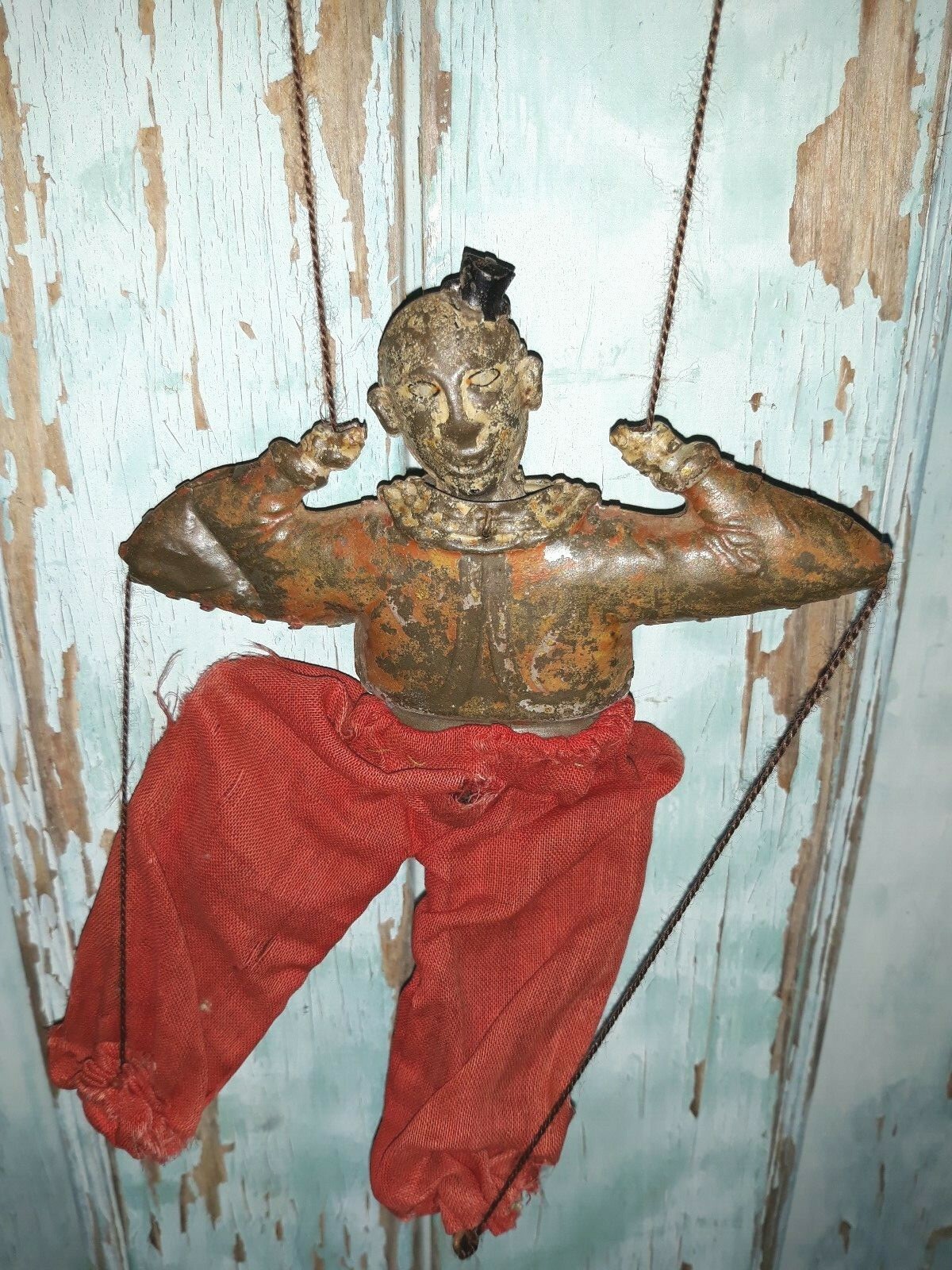 Excelente, raro Antiguo Payaso Marioneta, estaño, Marioneta, payaso en una cadena, Bamboleo cabeza Excelente, raro Antiguo Payaso Marioneta, estaño, Marioneta, payaso en una cadena, Bamboleo cabeza