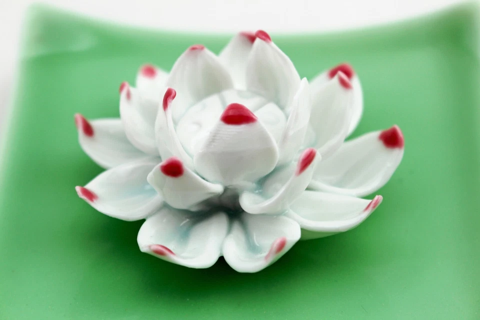 Лотос в квадратной тарелке благовония горелка держатель керамическая тарелка благовония светло-зеленый  - Изображение 3 из 4