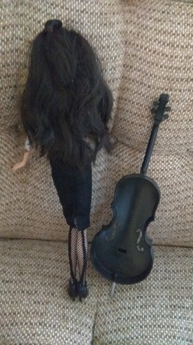 Hard Rock Cafe Barbie Doll Rockabilly mit Kontrabass 2009 Mattel Vintage Puppe - Bild 5 von 5