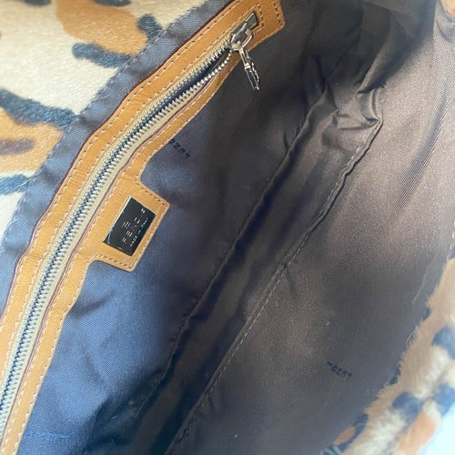 Bolso de hombro FENDI Baguette pelo de pony leopardo - Imagen 17 de 19