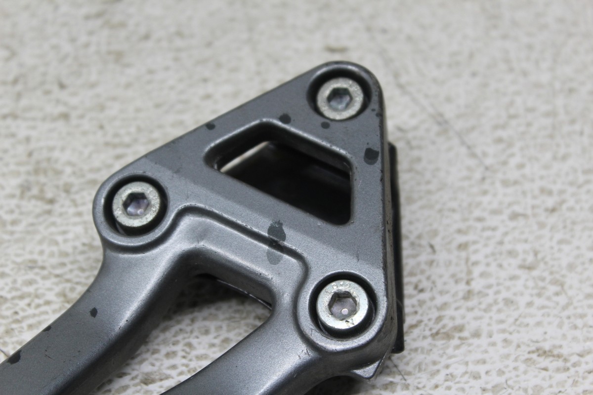 1991 KAWASAKI NINJA ZX11 ZX1100C REAR BACK PASSENGER PEG SET