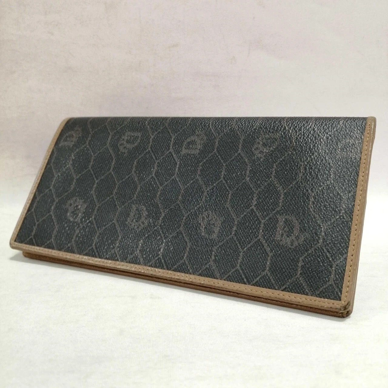 Ancien portefeuille long modèle numéro nid d'abeille motif CHRISTIAN DIOR