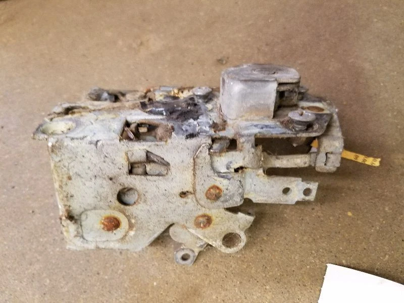 62 Oldsmobile Starfire 1962 pestillo de puerta lado del pasajero Foto 3 de 4