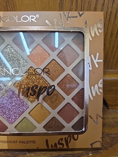 WKDY & WKND INSPO eye Shadow palette for every occasion, professional makeup veg - Picture 3 of 4