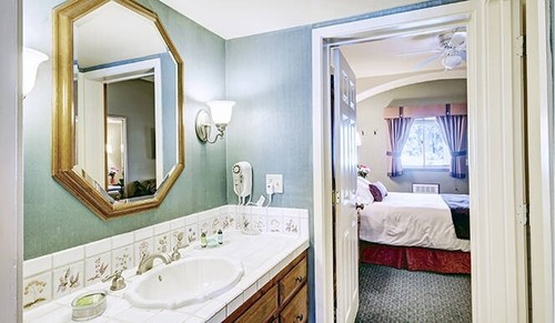 Olympic Valley / Palisades Tahoe, CA Olympic Village Inn 1BR Aug 31-Sep 7 - Picture 6 of 24