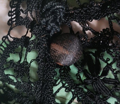🌸*Antique* *Victorian* Black Cape Hand Made Fine Black Bobbin Lace Mantle 🌸 - Picture 9 of 23