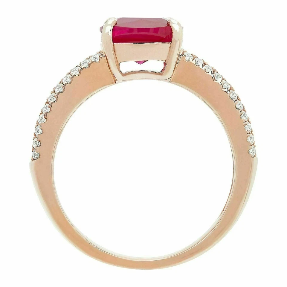Anillo de boda de diamantes rubí rojo creado en laboratorio de corte cojín de 3 quilates enchapado en oro rosa de 14 k Foto 3 de 4